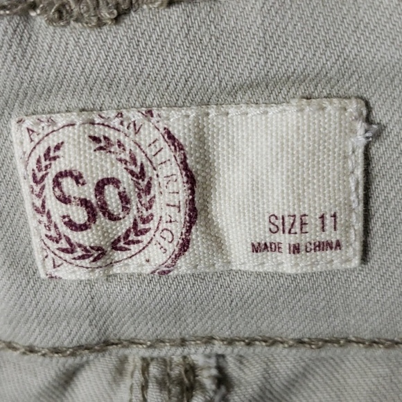 So distressed khakis - Picture 6 of 7